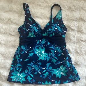 Tankini swimsuit top, size 6, V-neck, lands end